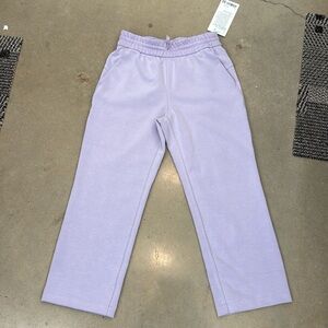Lululemon, Softstream HR straight legged cropped 24”